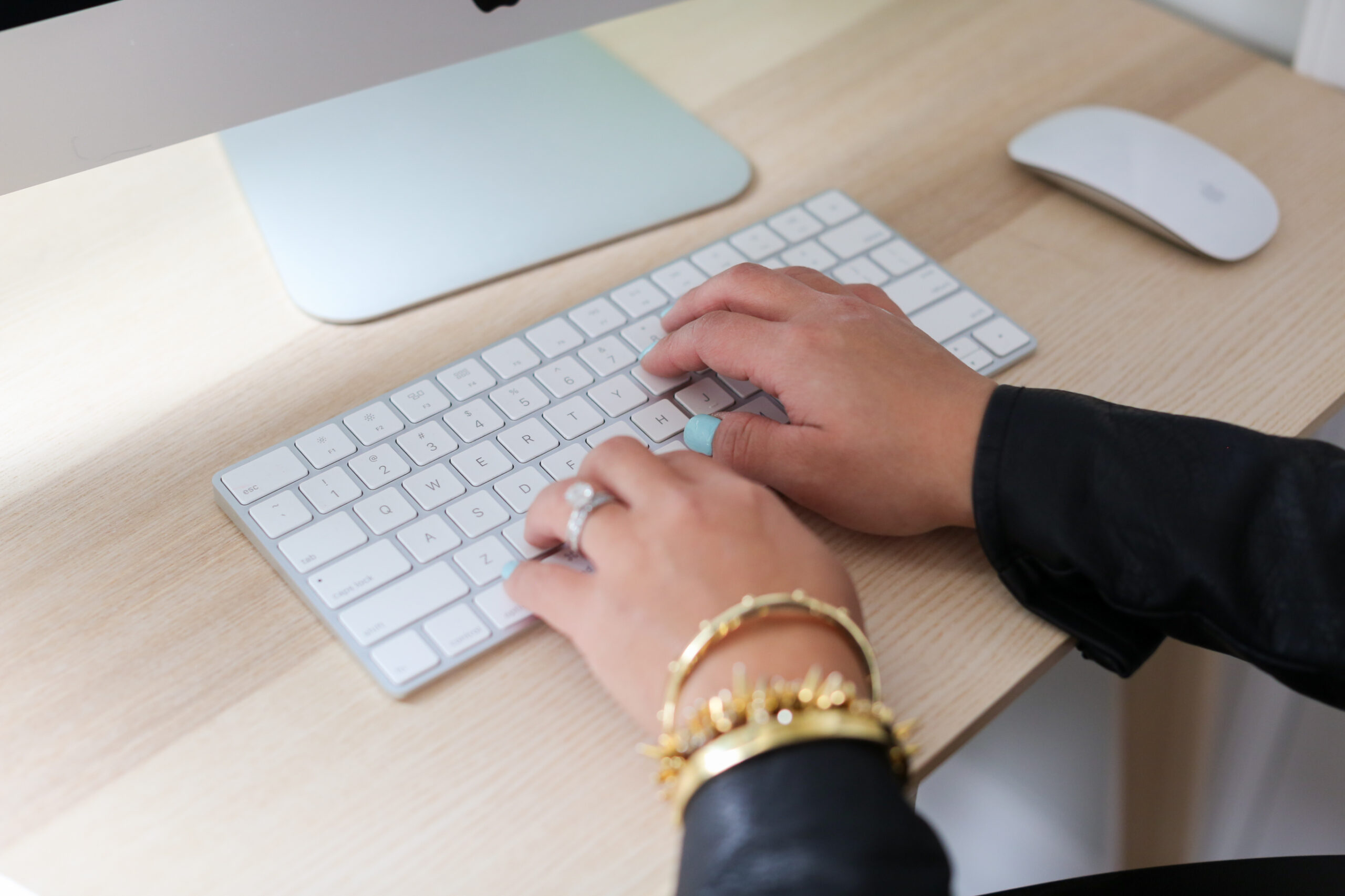 an-entrepreneur-typing-content